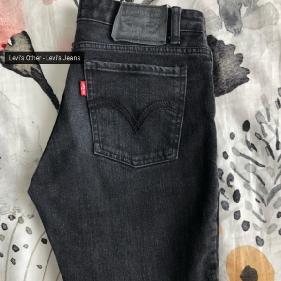 Levi's Boyfriend Jeans - Picture 1 of 4